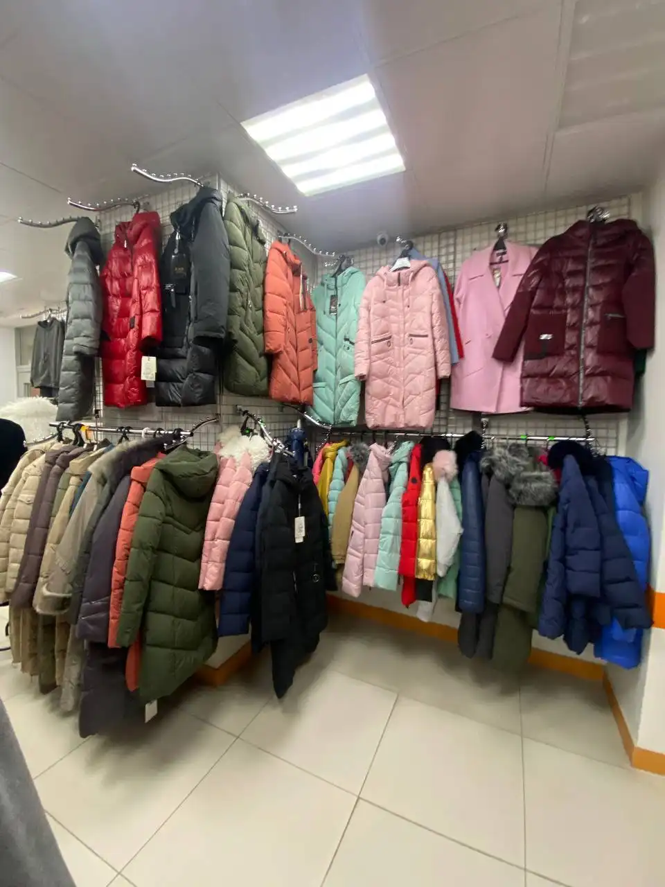 Распродажа верхней одежды зима-весна - Верхняя одежда (Одежда) в Люберцы