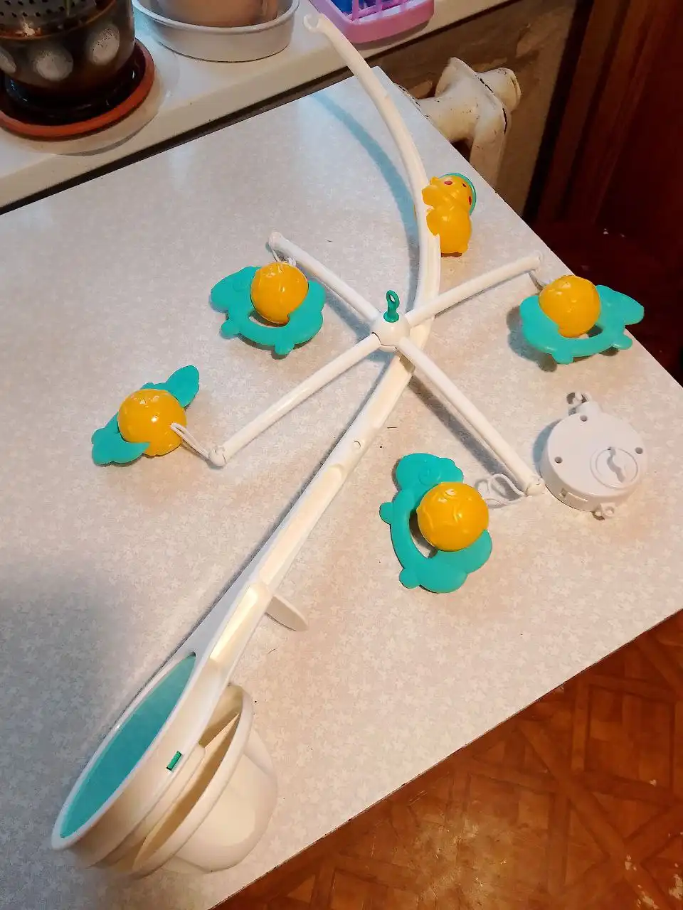 Детские товары: зимний комбинезон, мобиль, весы, электрокачели - Детские товары (Товары для детей) в Люберцы