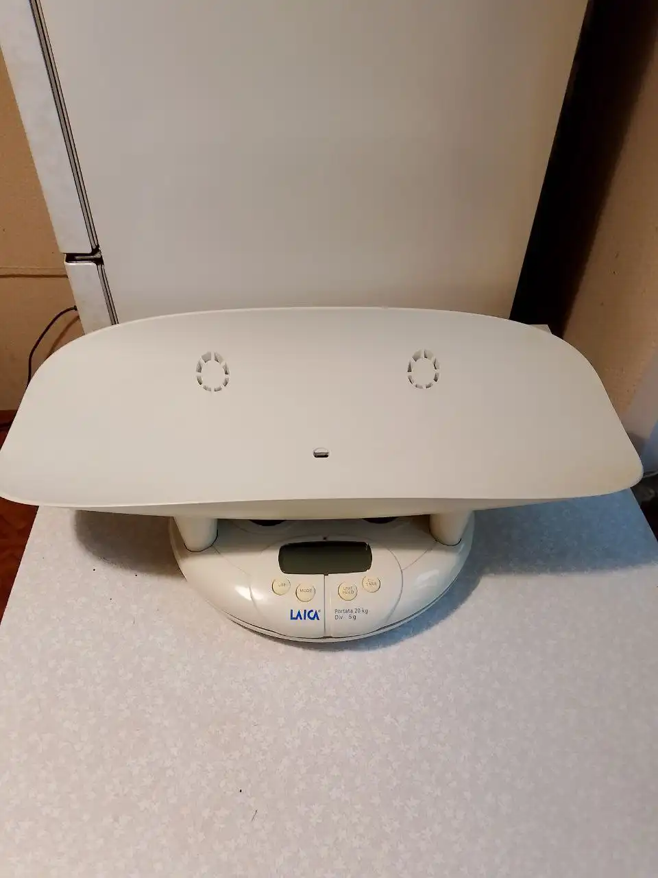 Детские товары: зимний комбинезон, мобиль, весы, электрокачели - Детские товары (Товары для детей) в Люберцы