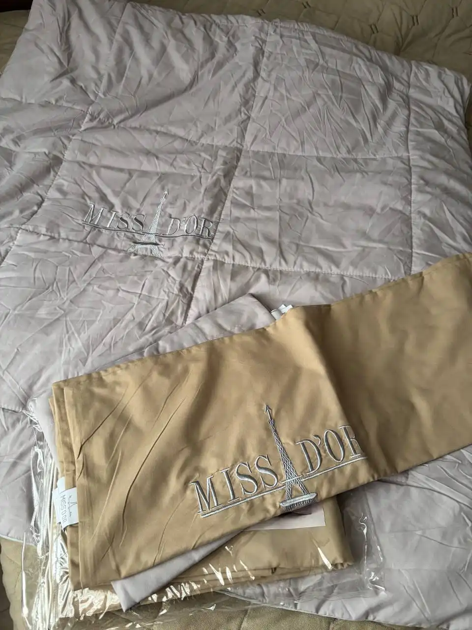 Продам новый комплект постельного белья с одеялом евро размера - Постельное белье (Для дома и дачи) в Люберцы