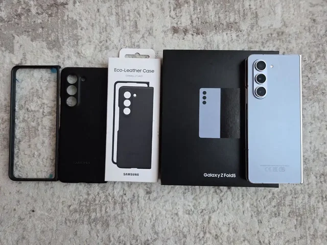 Samsung Galaxy Fold 5 12/256GB в хорошем состоянии - Калькуляторы в Люберцы