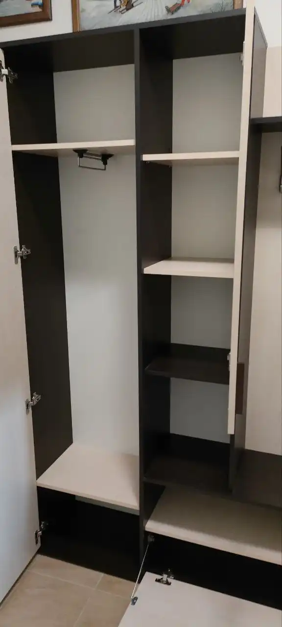 Продажа прихожей Саша с зеркалом и выдвижной вешалкой - Мебель (Для дома и дачи) в Люберцы