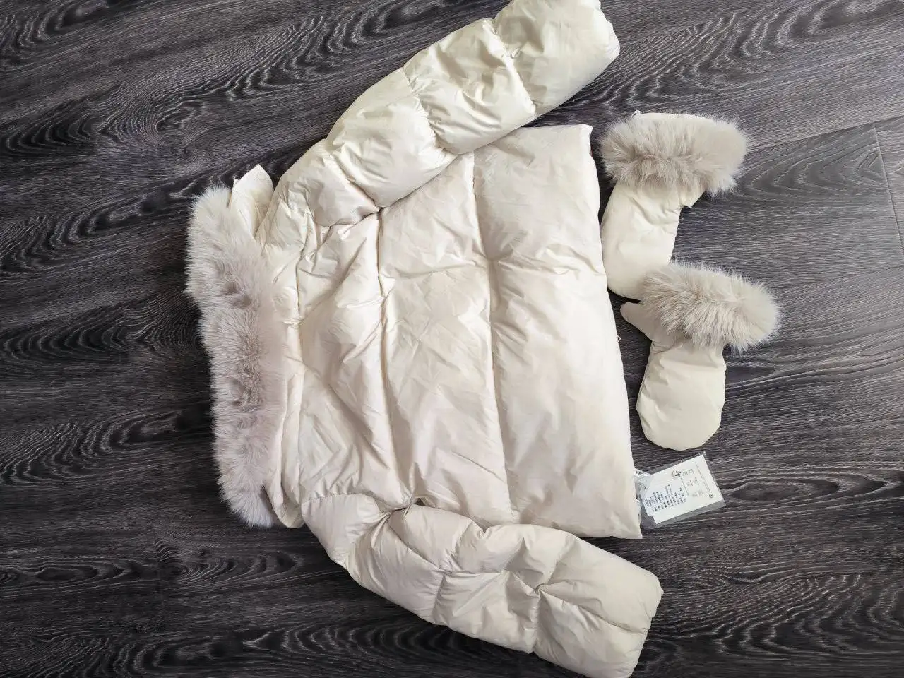 Куртка-пуховик новая с отстегивающимся мехом, размер М - Верхняя одежда (Одежда) в Люберцы