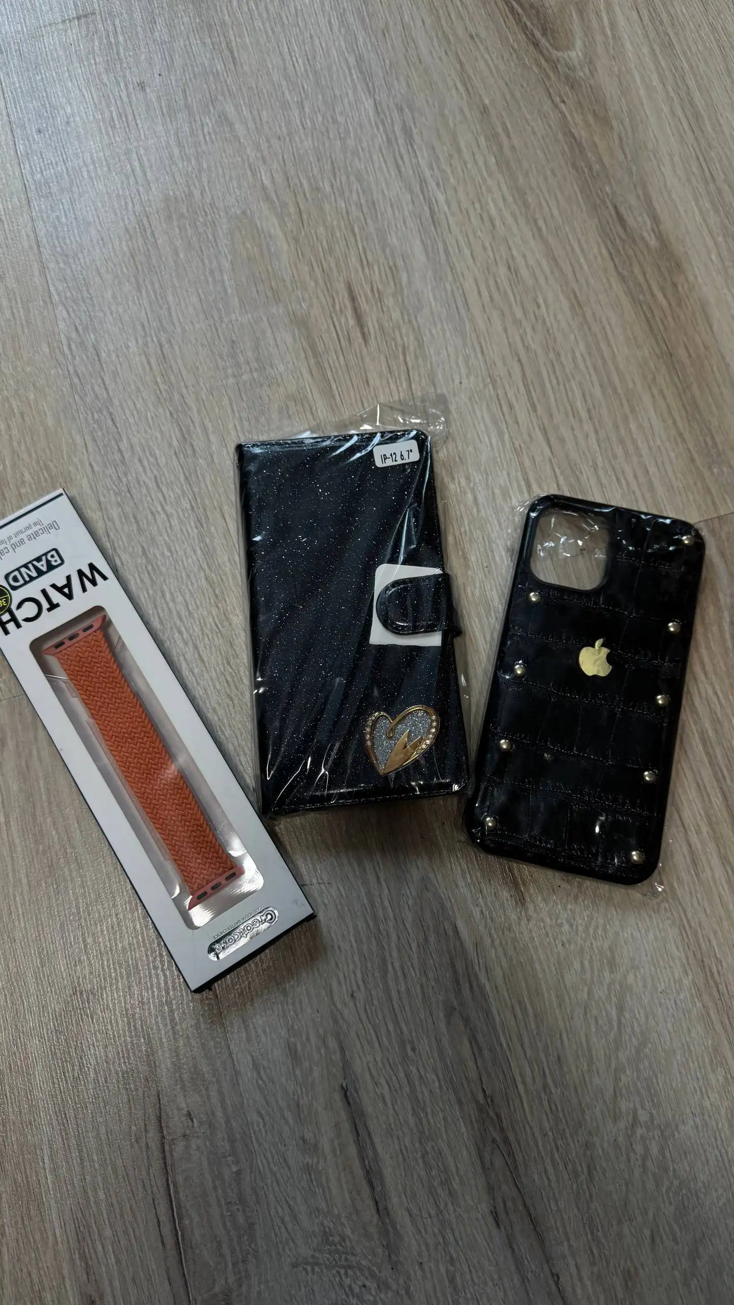 Продажа новых чехлов и ремешка для iPhone 12 Pro Max - Аксессуары для телефонов (Электроника) в Люберцы