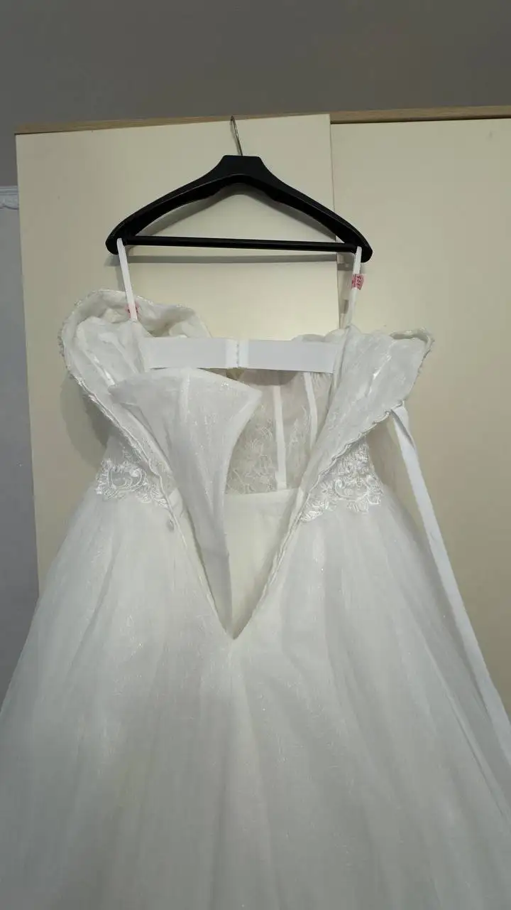 Продается свадебное платье белого цвета - Свадебные платья (Одежда) в Люберцы