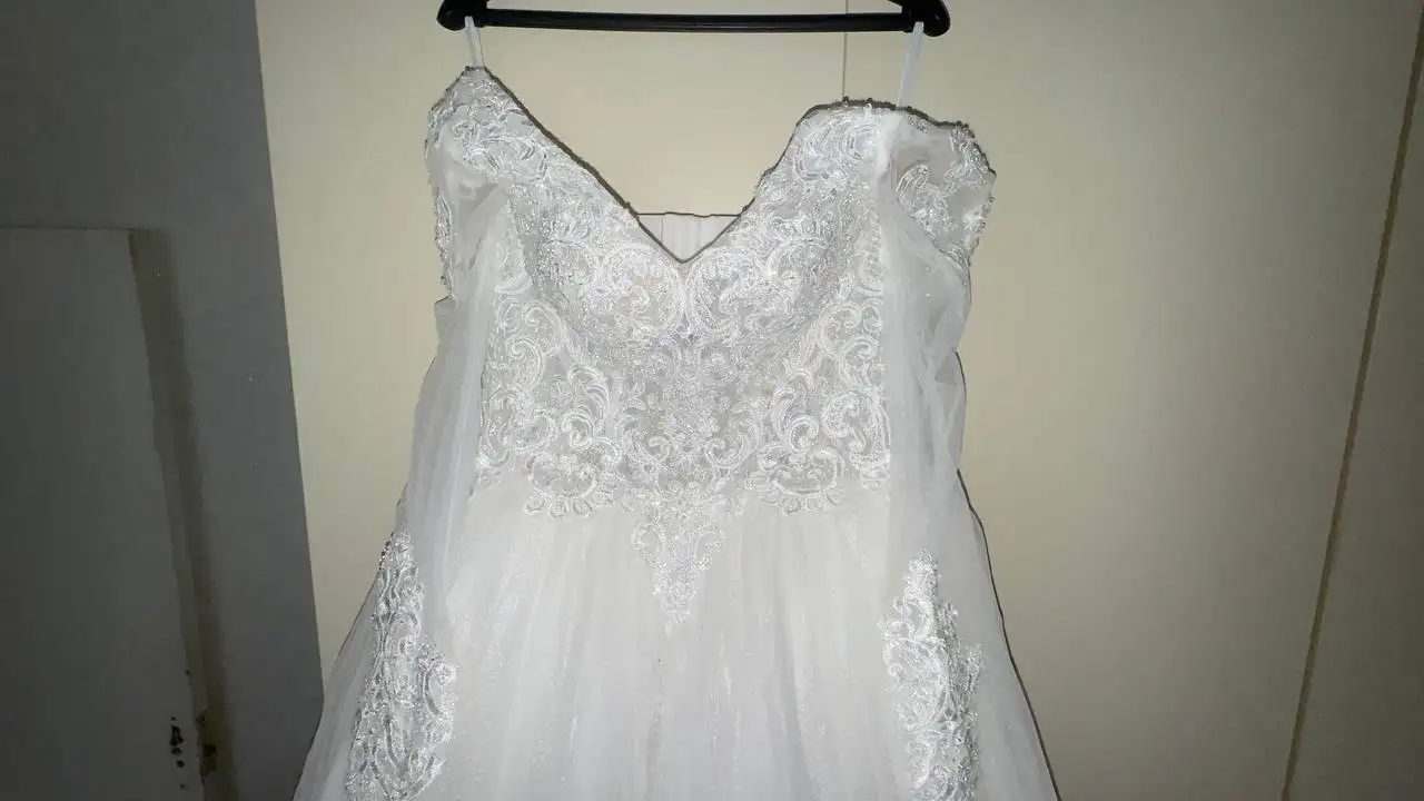 Продается свадебное платье белого цвета - Свадебные платья (Одежда) в Люберцы