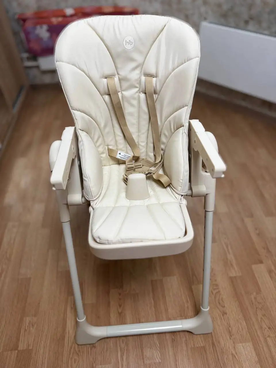 Стульчик для кормления Happy Baby William pro бежевый без колес - Стульчики для кормления (Товары для детей) в Люберцы