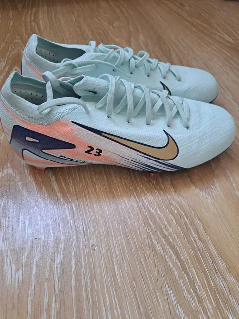 Бутсы Nike размер 35.5 в отличном состоянии - Детский транспорт в Люберцы