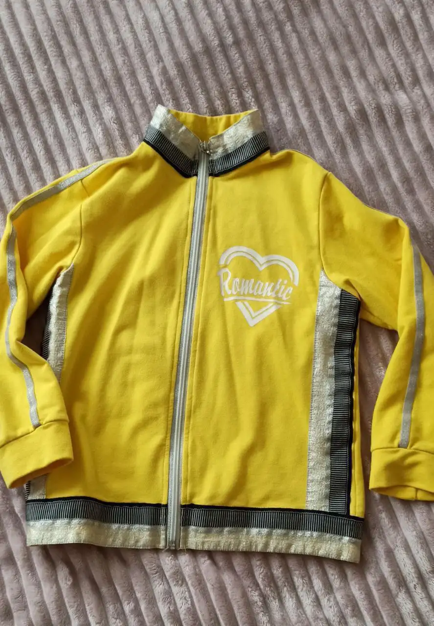 Спортивная кофта на молнии для девочки 6-9 лет - Детская одежда (Одежда) в Люберцы