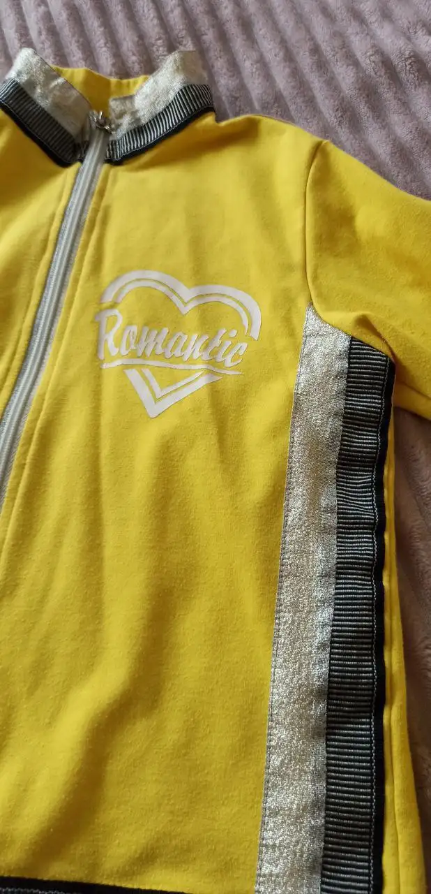 Спортивная кофта на молнии для девочки 6-9 лет - Детская одежда (Одежда) в Люберцы