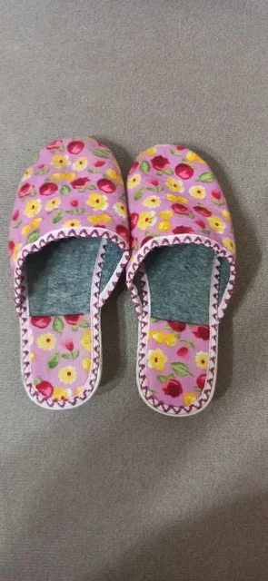 Домашние тапочки для девочки р 35 - Сумки и аксессуары в Люберцы
