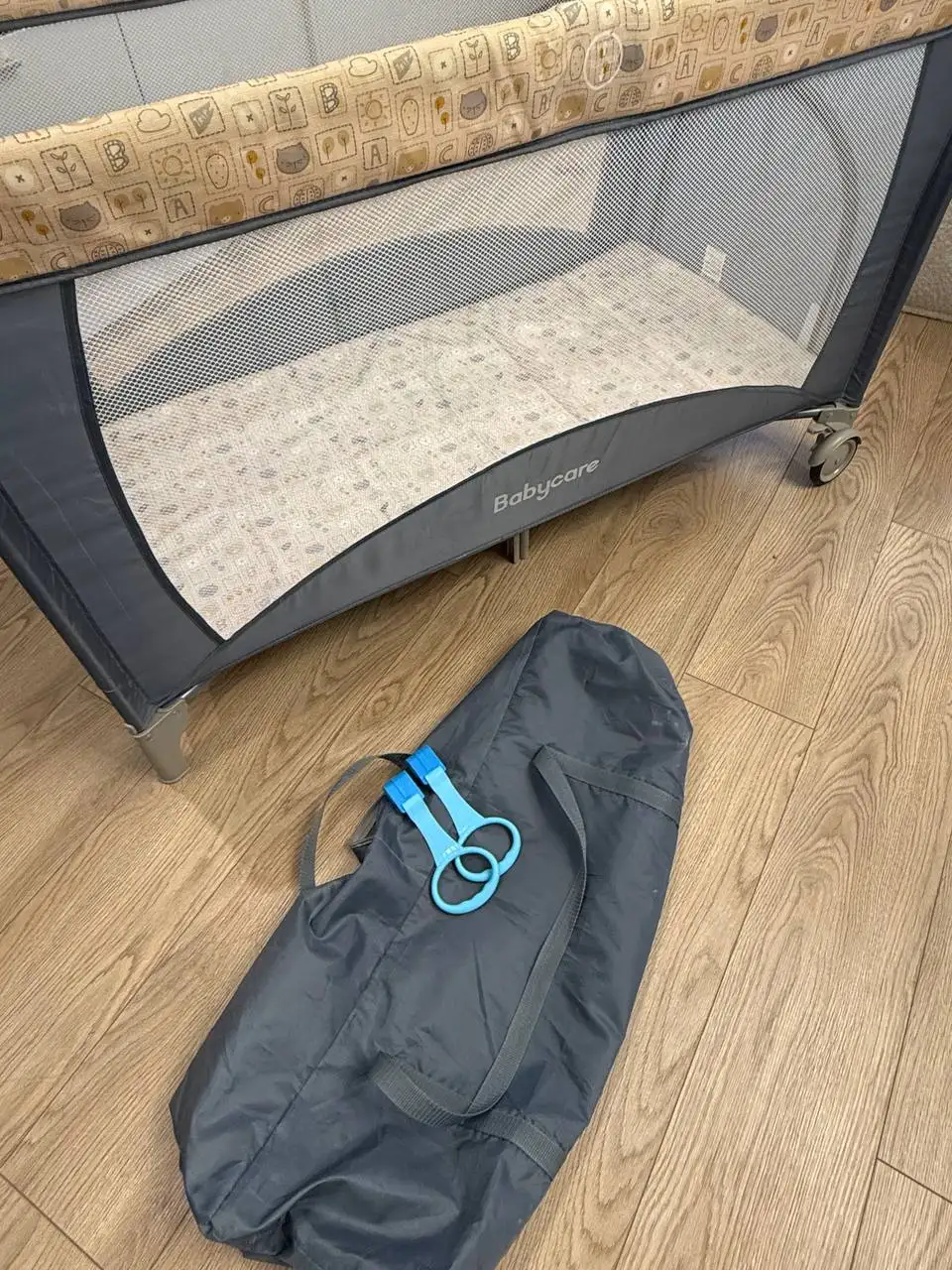 Продам манеж с матрасиком и чехлом-сумкой - Манежи (Товары для детей) в Люберцы