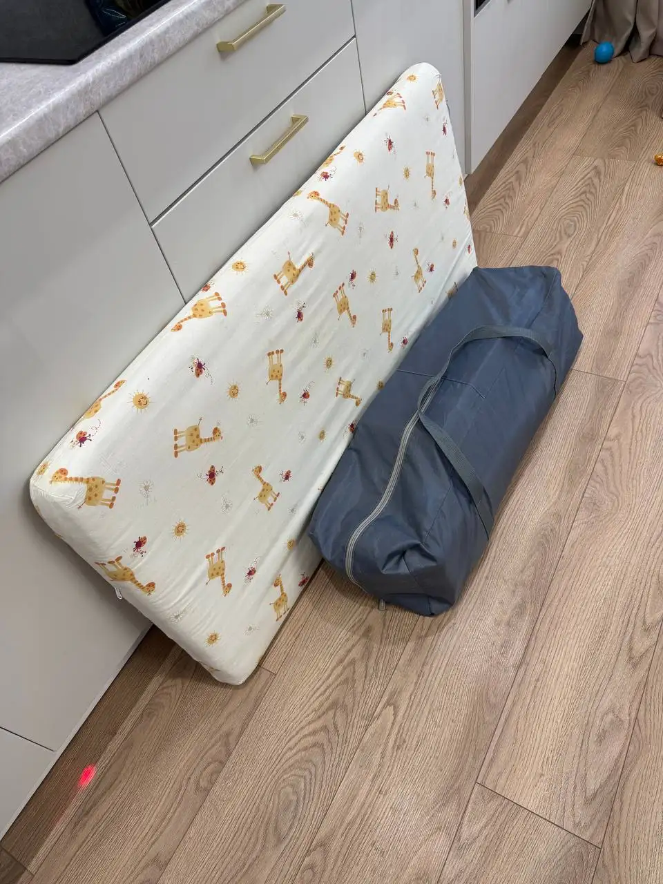 Продам манеж с матрасиком и чехлом-сумкой - Манежи (Товары для детей) в Люберцы