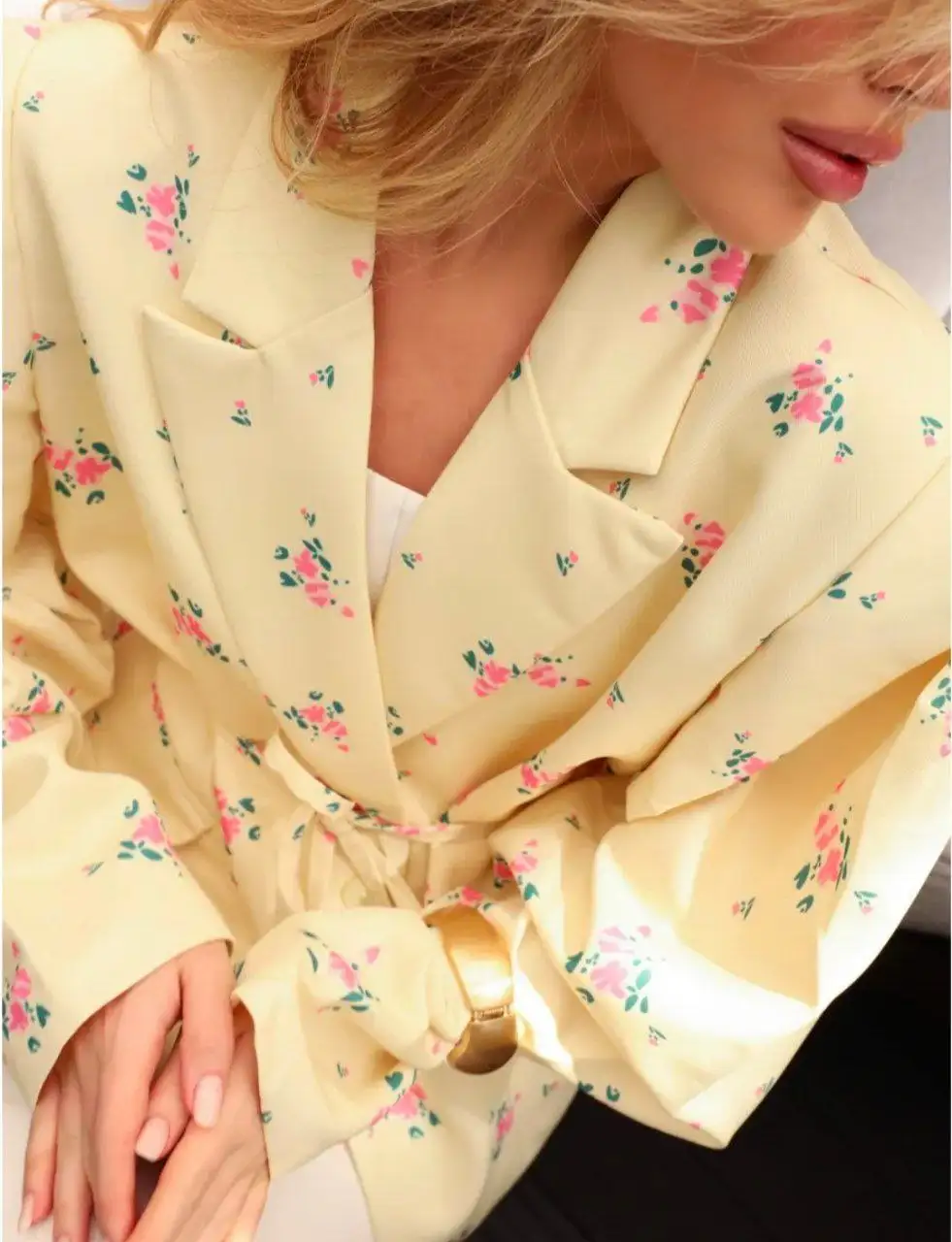 Продам жёлтый пиджак 46-48 - Пиджаки (Одежда) в Люберцы