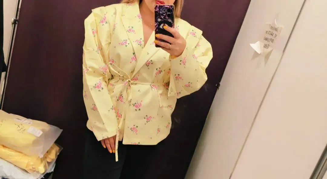 Продам жёлтый пиджак 46-48 - Пиджаки (Одежда) в Люберцы