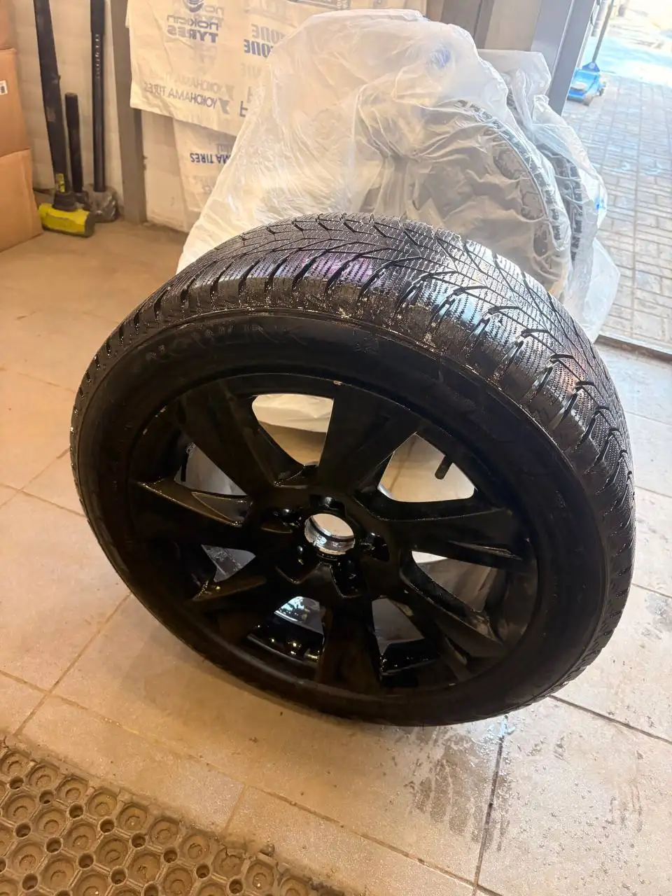 Продажа резины 225/50/R17 с дисками - Шины и диски (Авто) в Люберцы