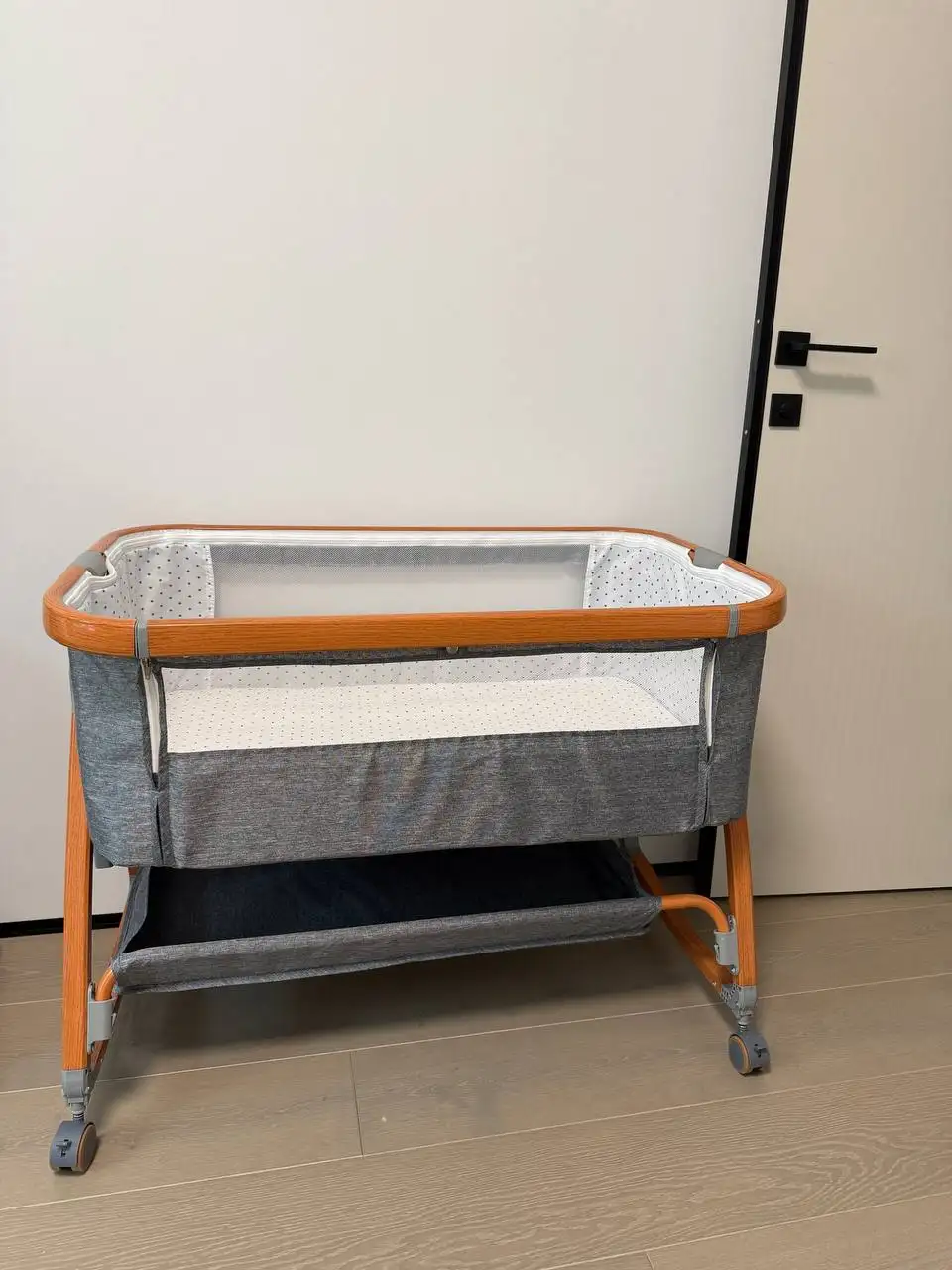 Продам кроватку для новорожденных с матрасом - Мебель для детей (Товары для детей) в Люберцы