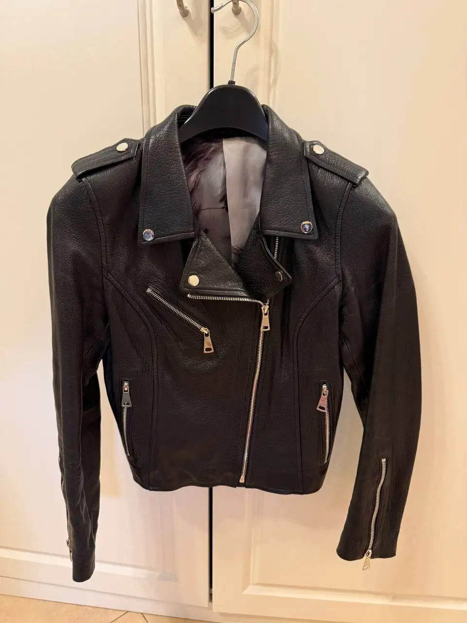 Кожаная куртка косуха в идеальном состоянии - Верхняя одежда (Одежда) в Люберцы