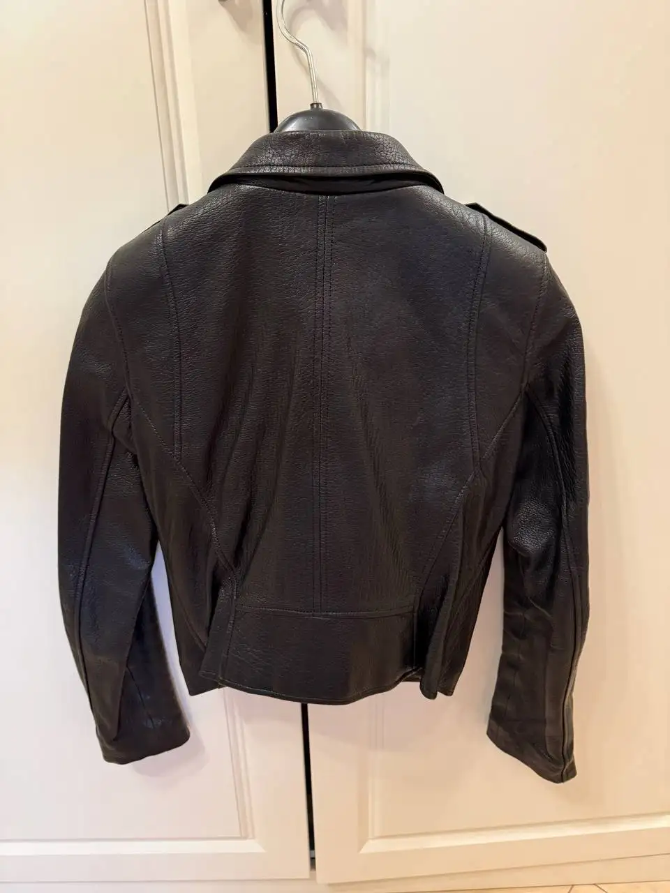 Кожаная куртка косуха в идеальном состоянии - Верхняя одежда (Одежда) в Люберцы