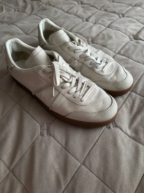 Продам кожаные кроссовки Zara размер 40 - Пляжная одежда в Люберцы