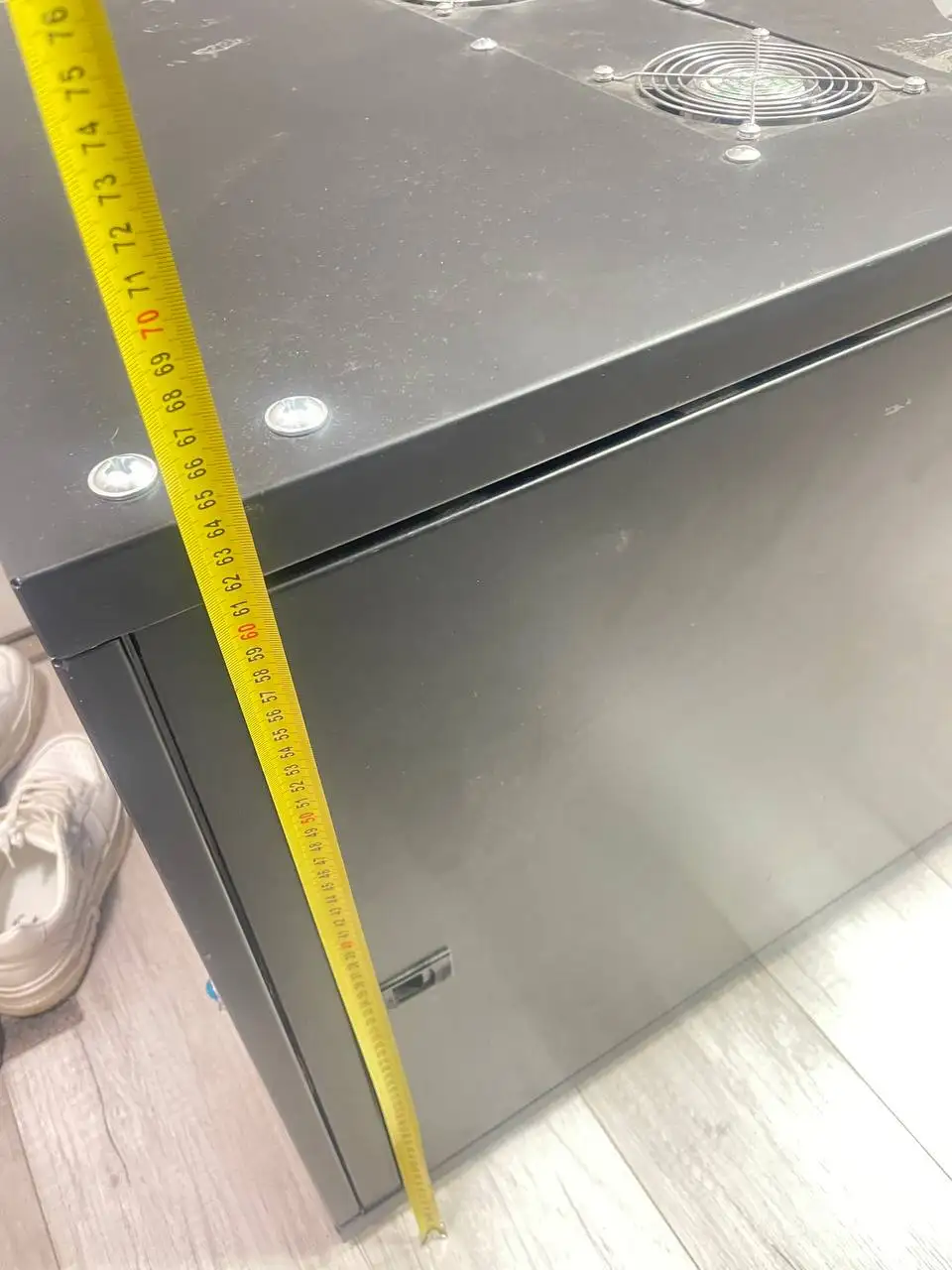 Качественный серверный шкаф с вентиляторами - Барахолка в Люберцы