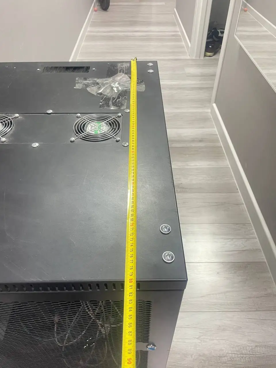 Качественный серверный шкаф с вентиляторами - Барахолка в Люберцы