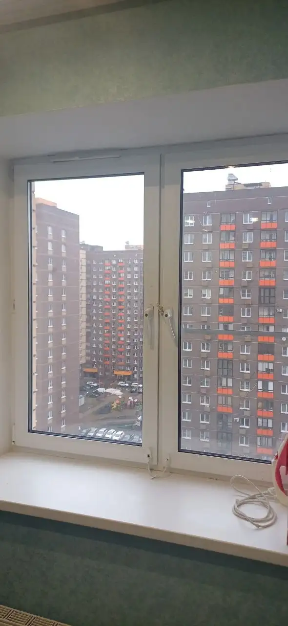 Продам три окна с дверью - Барахолка в Люберцы