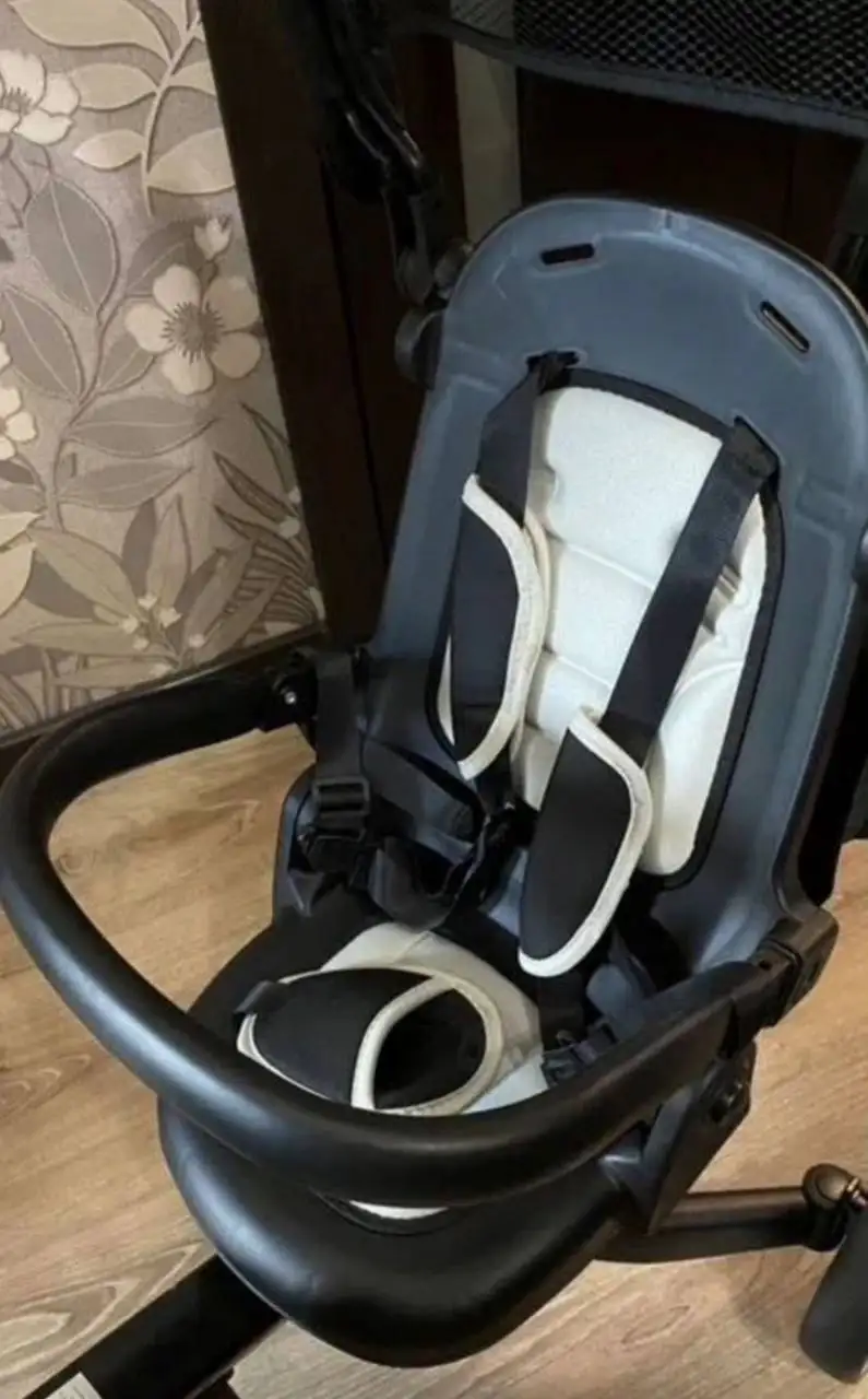 Продам трёхколёсный велосипед 4 в 1 для детей от года - Велосипеды (Товары для детей) в Люберцы