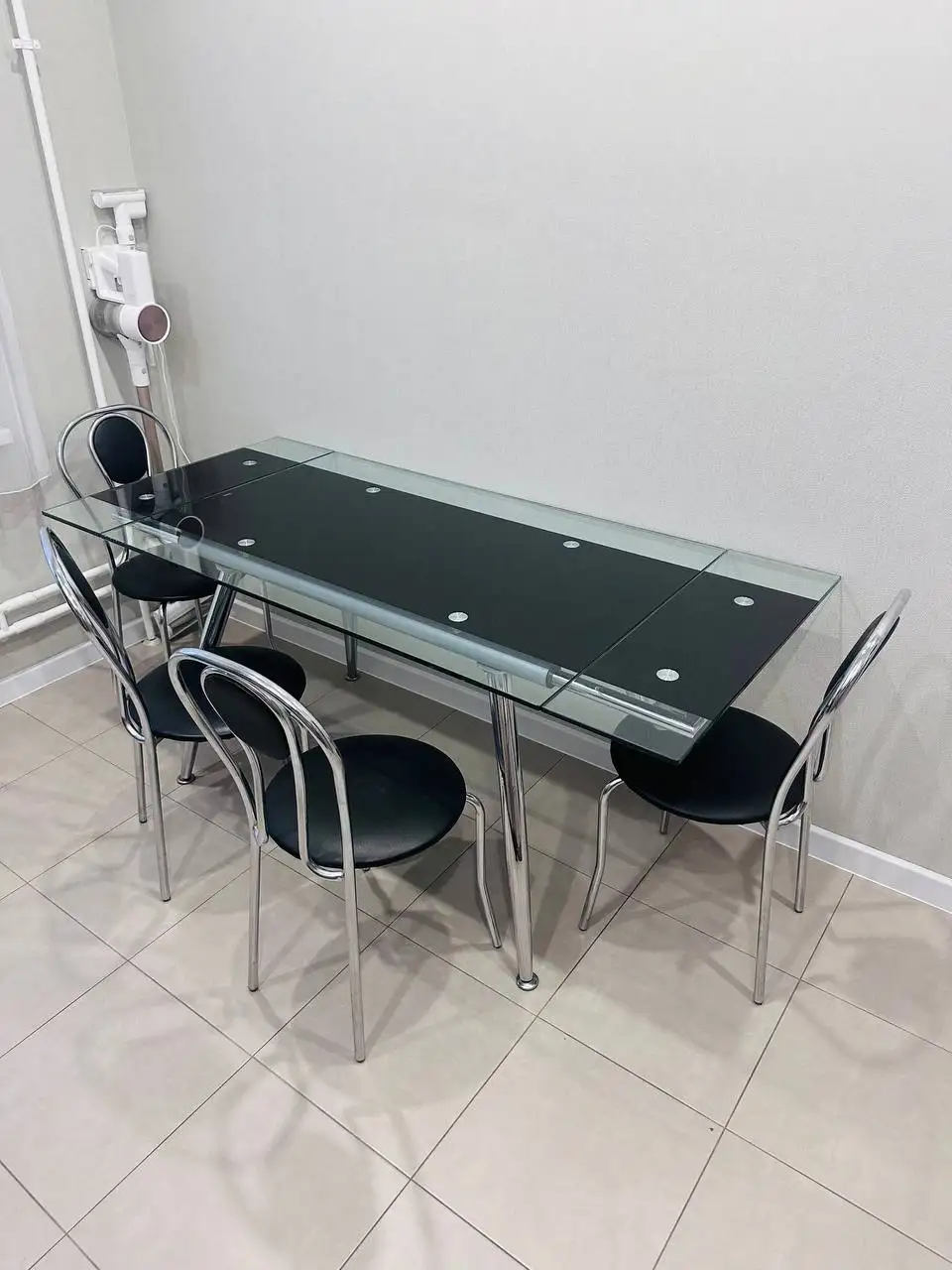Продам стеклянный стол на 6 персон со стульями - Мебель (Барахолка) в Люберцы
