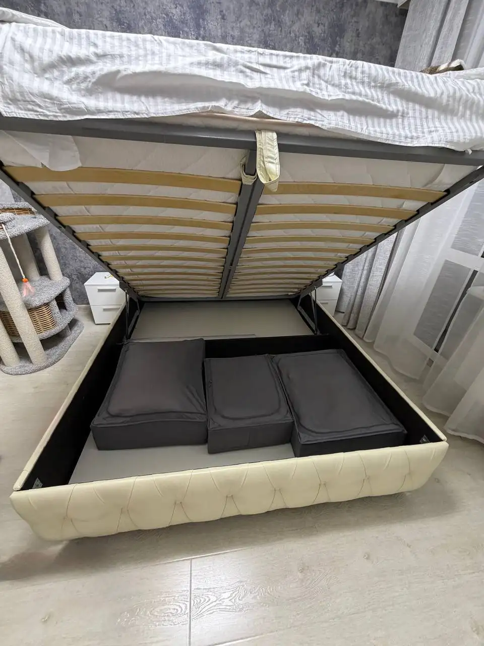 Продается двуспальная кровать с подъемным механизмом - Мебель (Для дома и дачи) в Люберцы