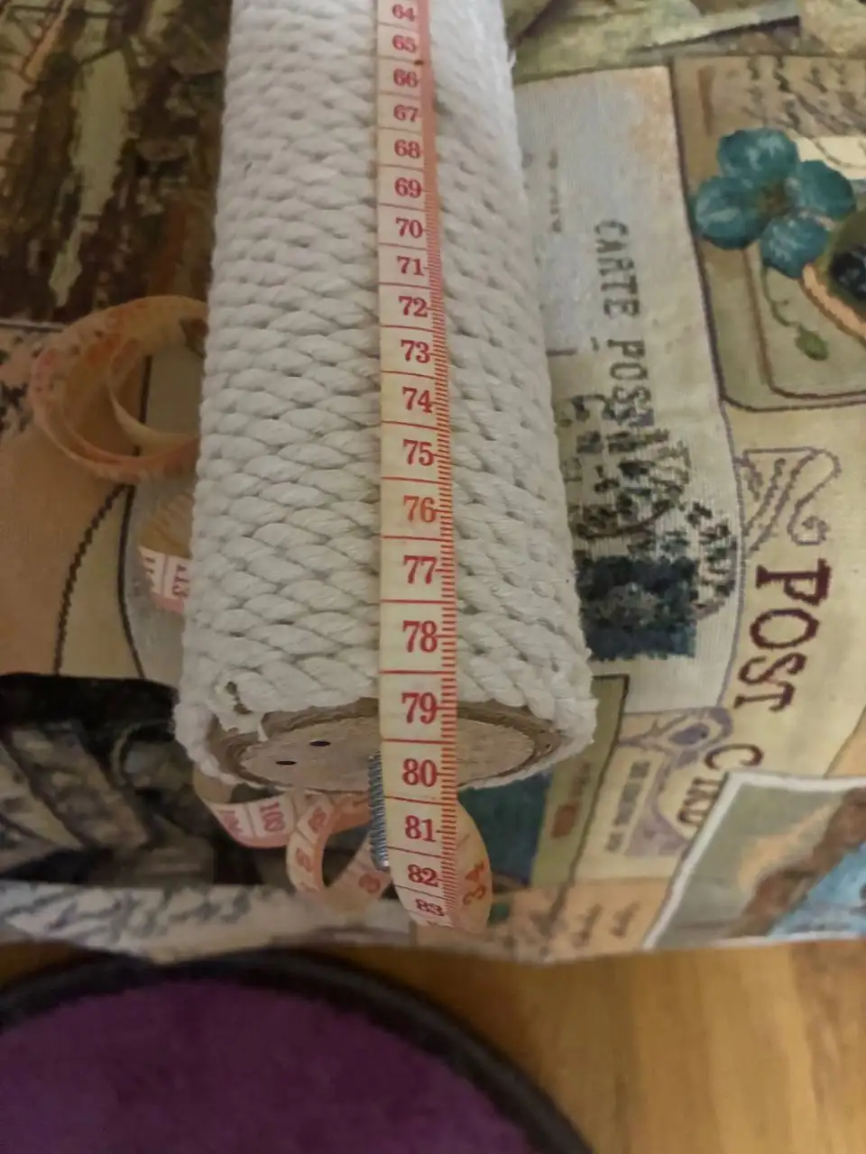 Отдам столбик когтеточку из джута - Товары для кошек (Животные) в Люберцы