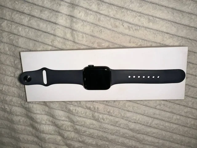 Продам Apple Watch SE 2 поколения 40мм Midnight - частное объявление в Люберцы