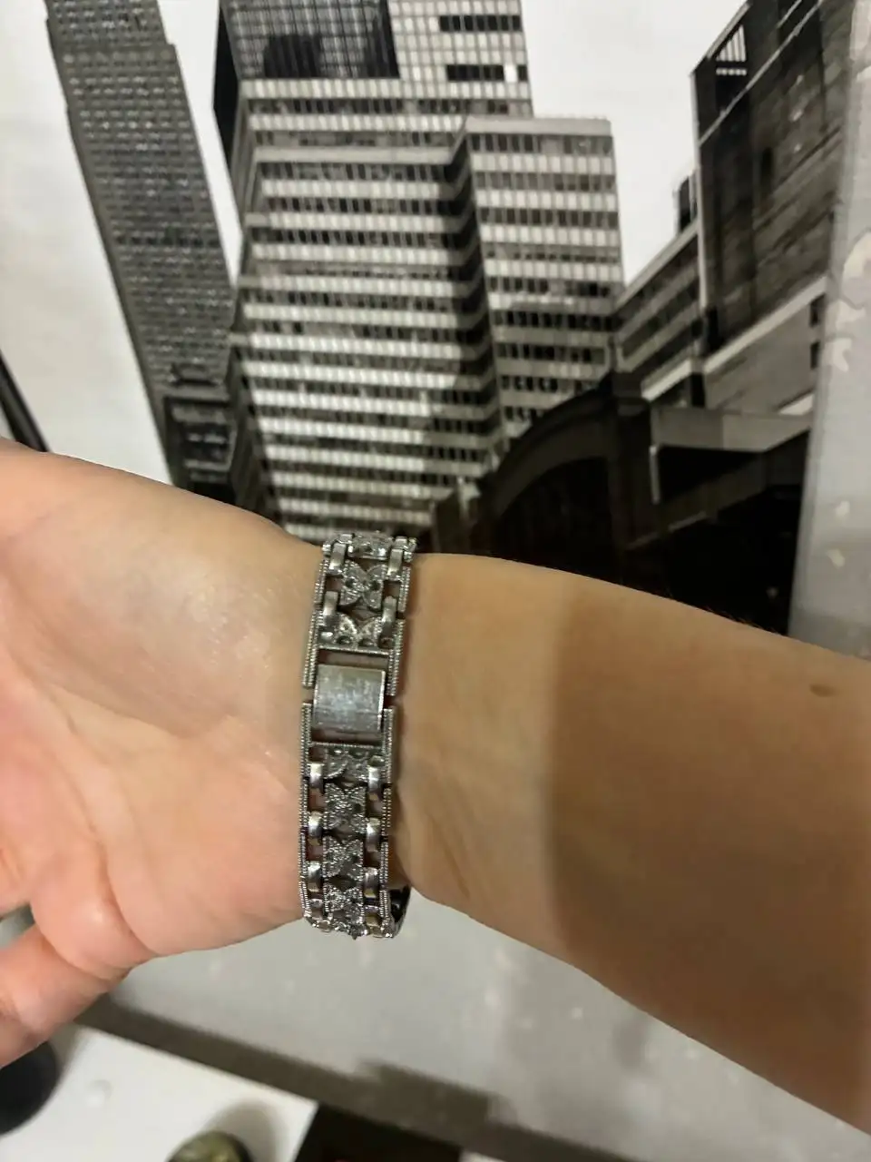 Стильные часы на металлическом браслете - Часы (Барахолка) в Люберцы