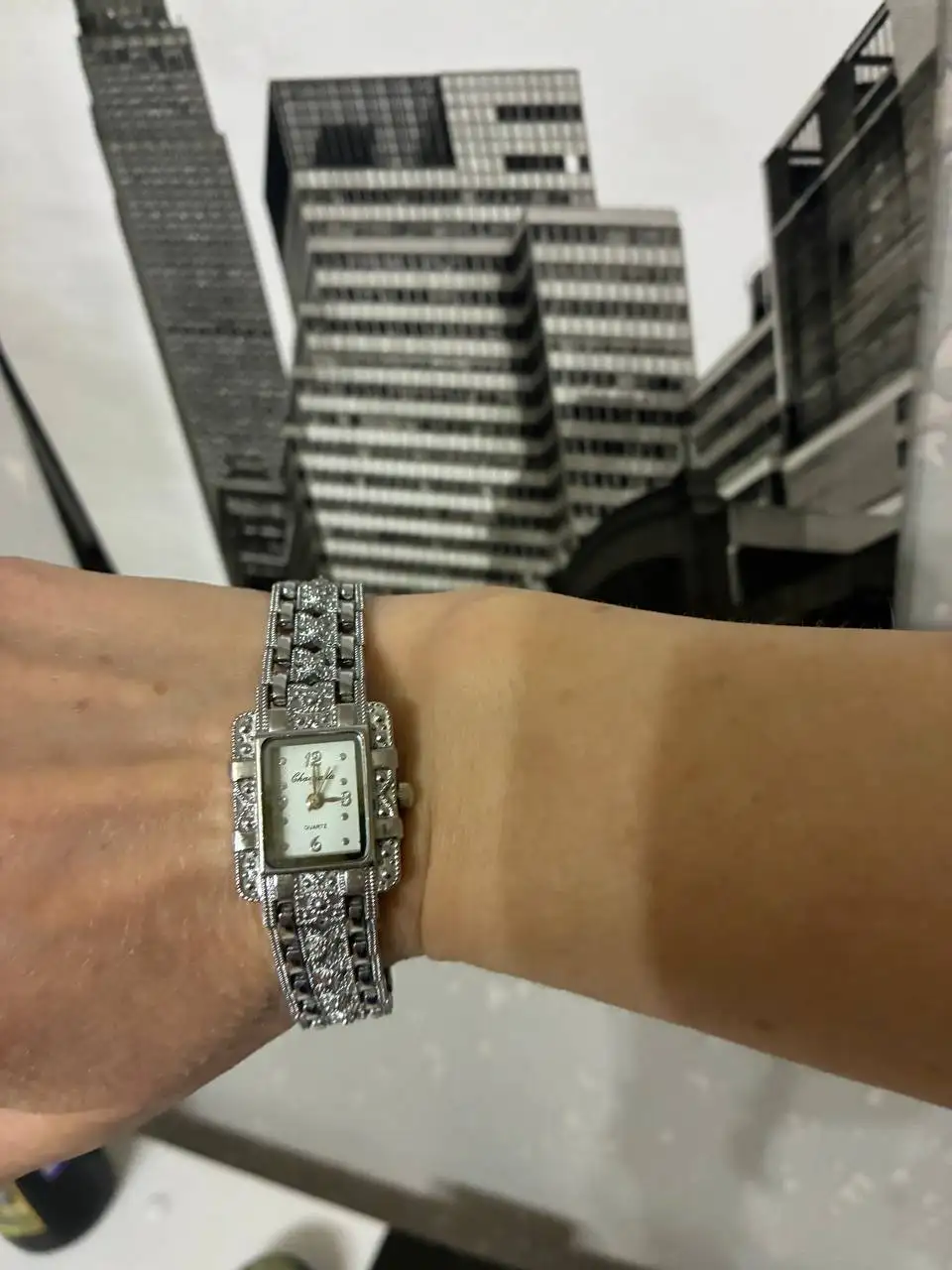 Стильные часы на металлическом браслете - Часы (Барахолка) в Люберцы