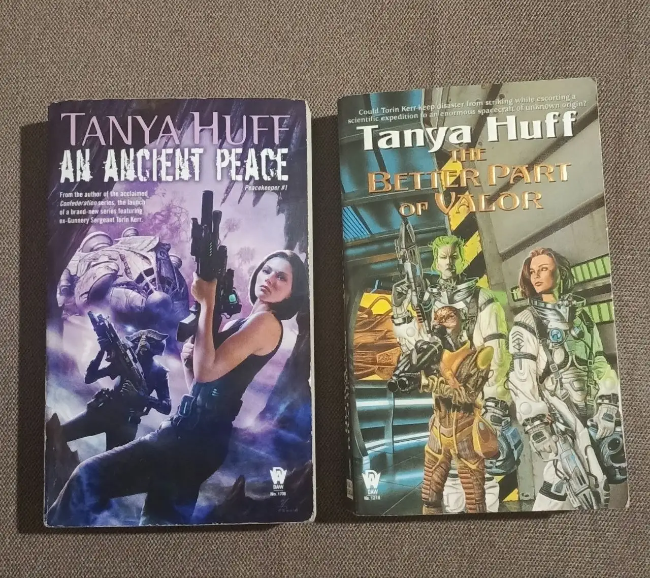 Книги на английском языке: Tanya Huff фантастика боевик - Книги (Барахолка) в Люберцы