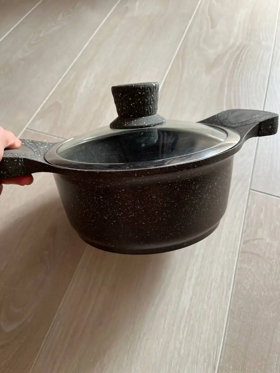 Продажа новой кастрюли с крышкой диаметром 20 см - Посуда (Для дома и дачи) в Люберцы
