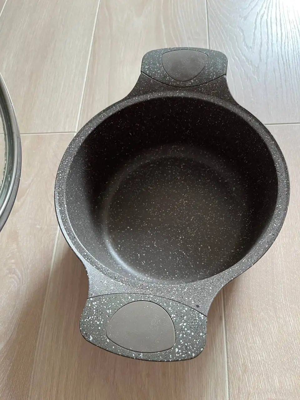 Продажа новой кастрюли с крышкой диаметром 20 см - Посуда (Для дома и дачи) в Люберцы