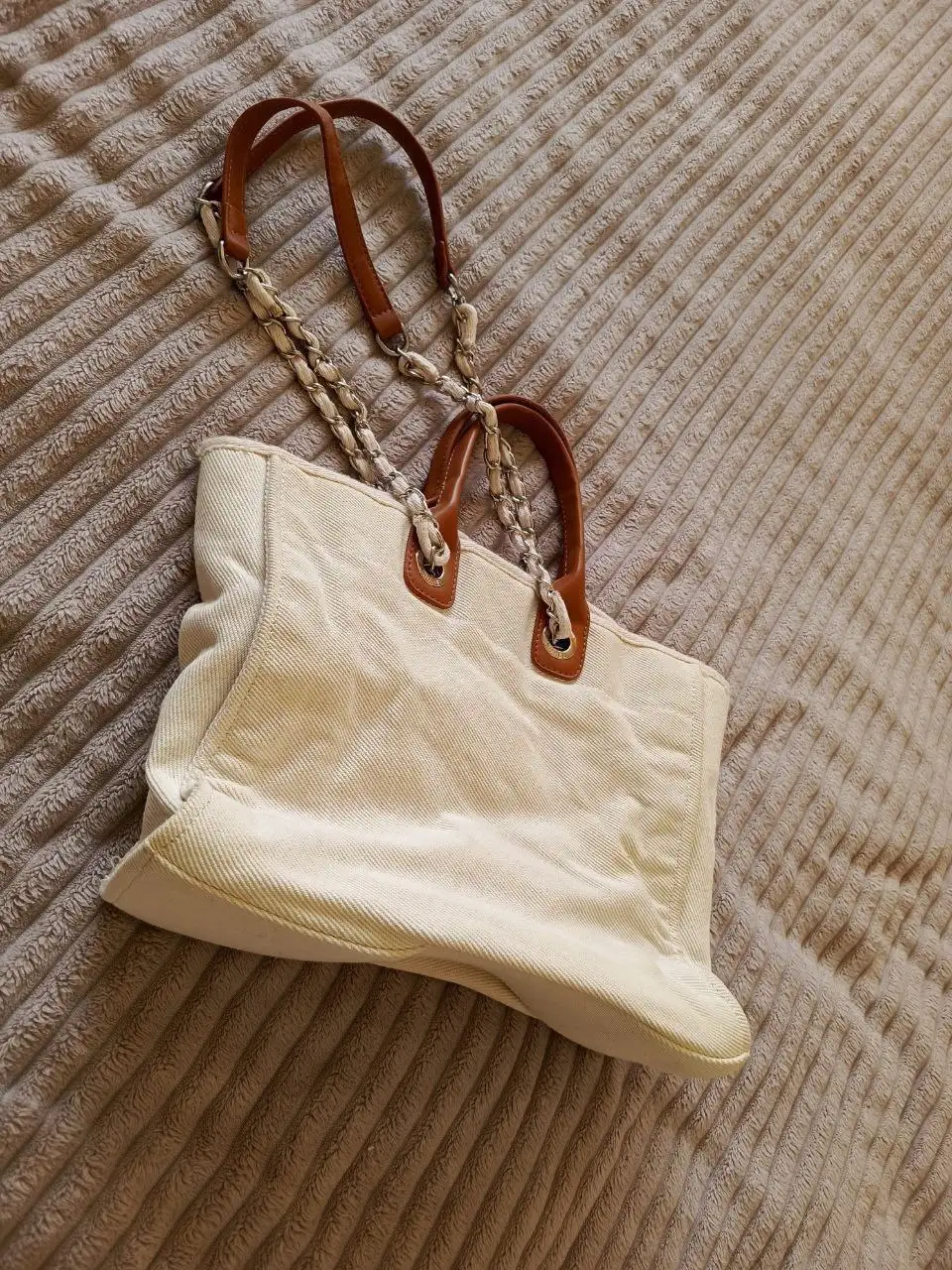 Сумка-тоут Chanel Deauville Medium бежевая б/у - Сумки (Одежда) в Люберцы