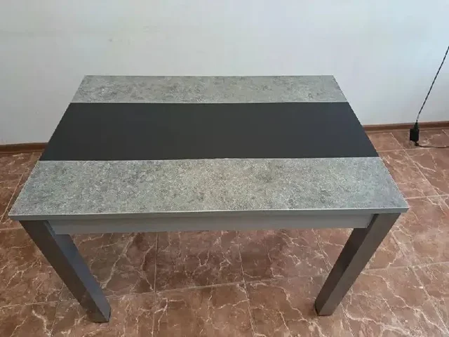 Продается стильный кухонный стол из пластика и стекла с раскладным механизмом - Посуда и кухонная утварь в Люберцы