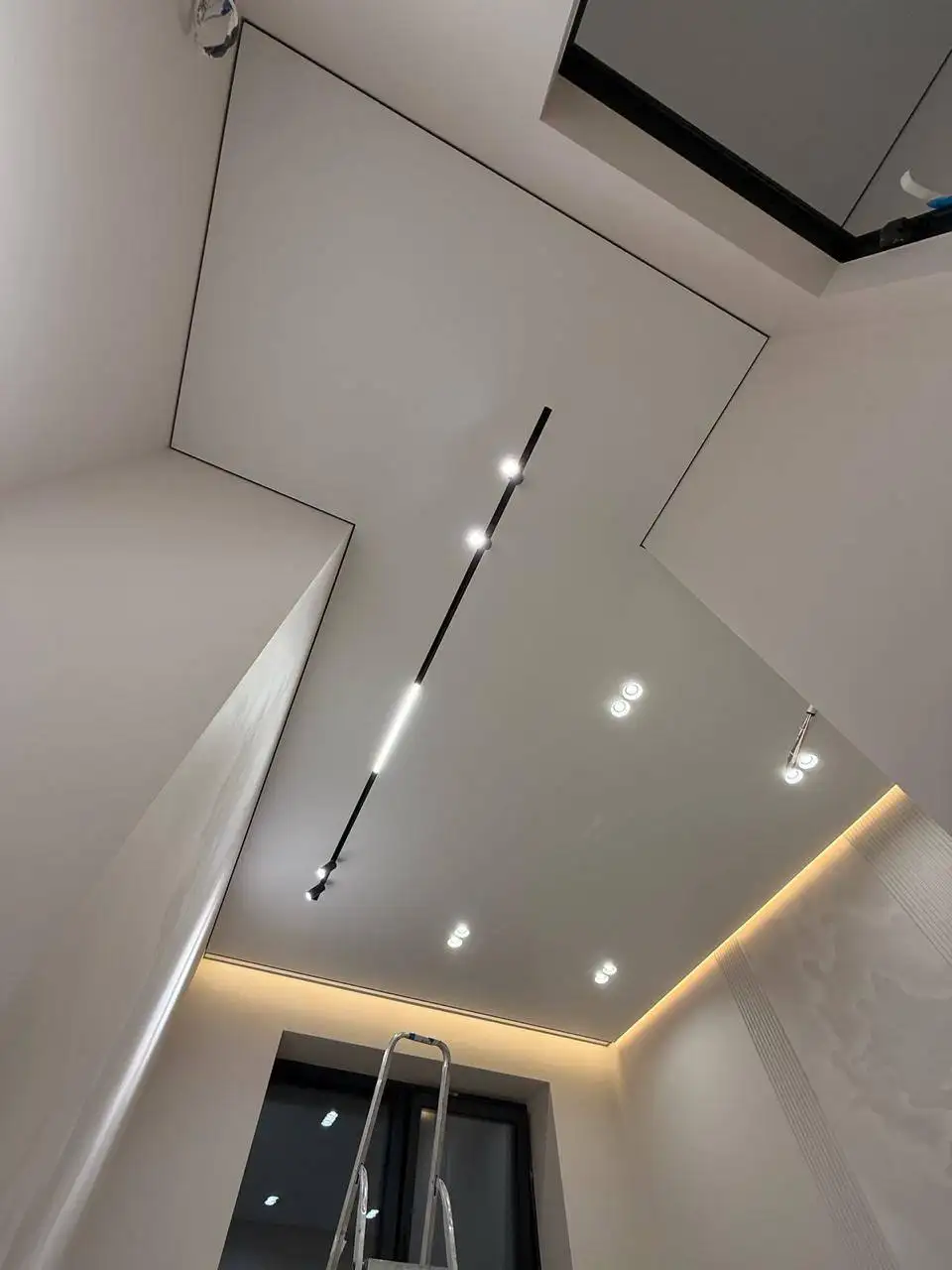 Установка натяжных потолков в Москве и МО - Ремонт и отделка (Услуги) в Москва