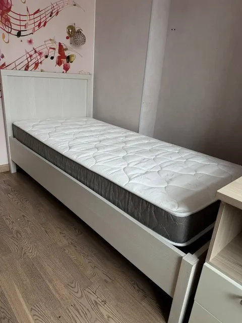 Кровать с матрасом в отличном состоянии - Кухонные плиты в Люберцы