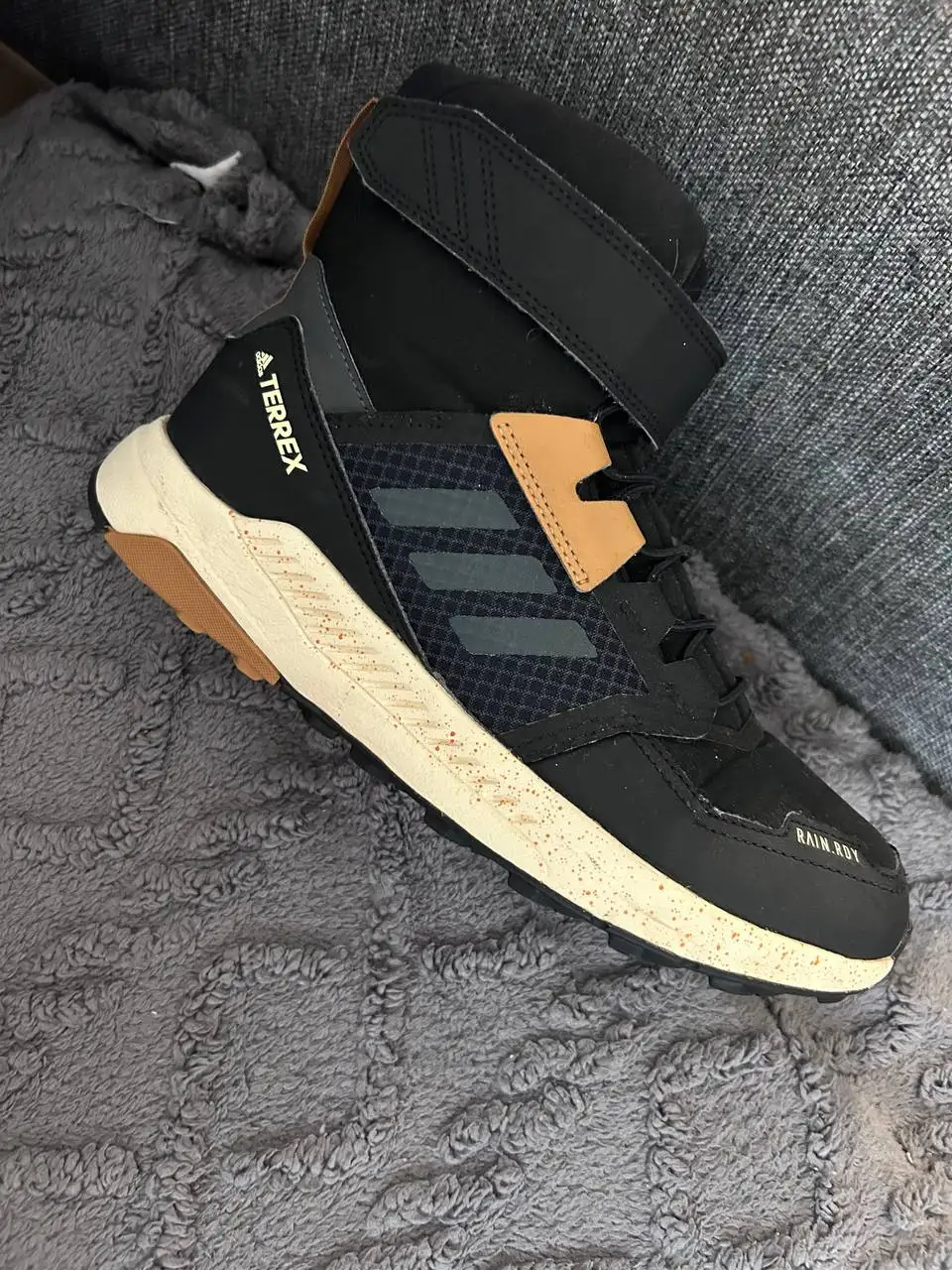 Продам мужские кроссовки Adidas - Обувь (Одежда) в Москва