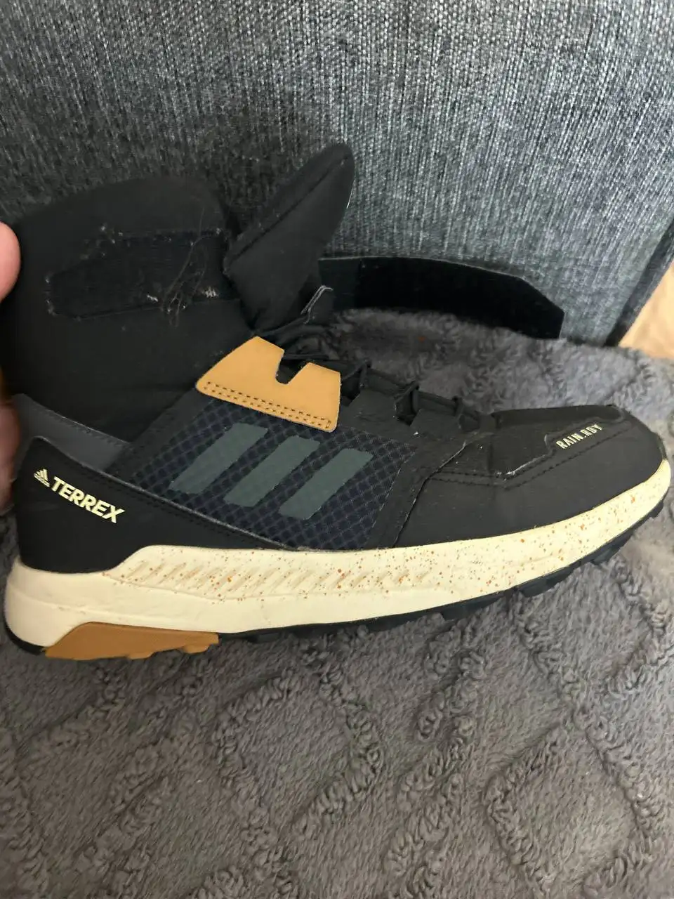 Продам мужские кроссовки Adidas - Обувь (Одежда) в Москва