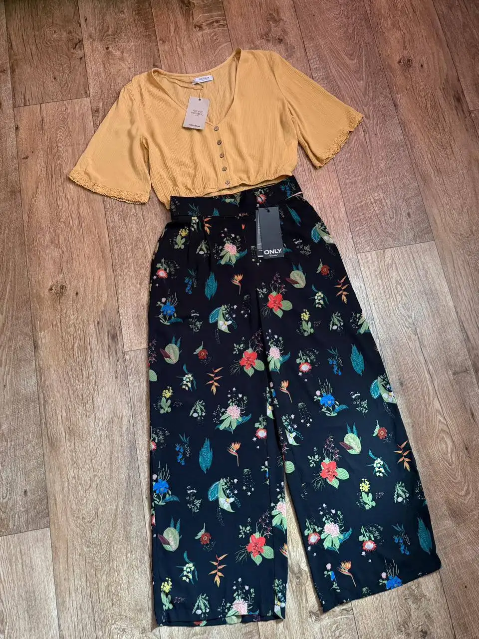 Футболки Pull&Bear и Only, размер M - Женская одежда (Одежда) в Люберцы