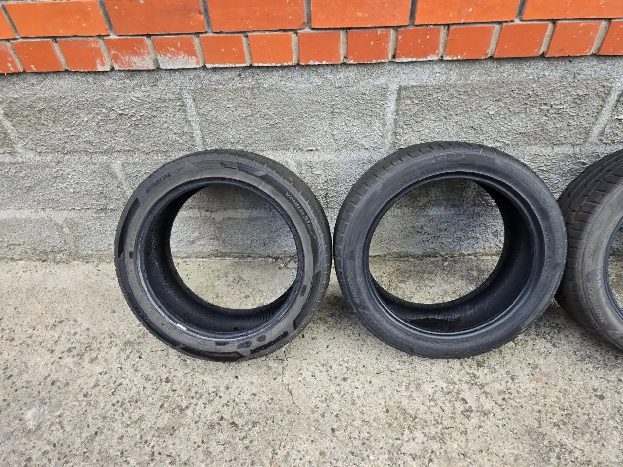 Hankook Ventus S1 Evo 3 235/45/18 - Шины и диски (Авто) в Люберцы