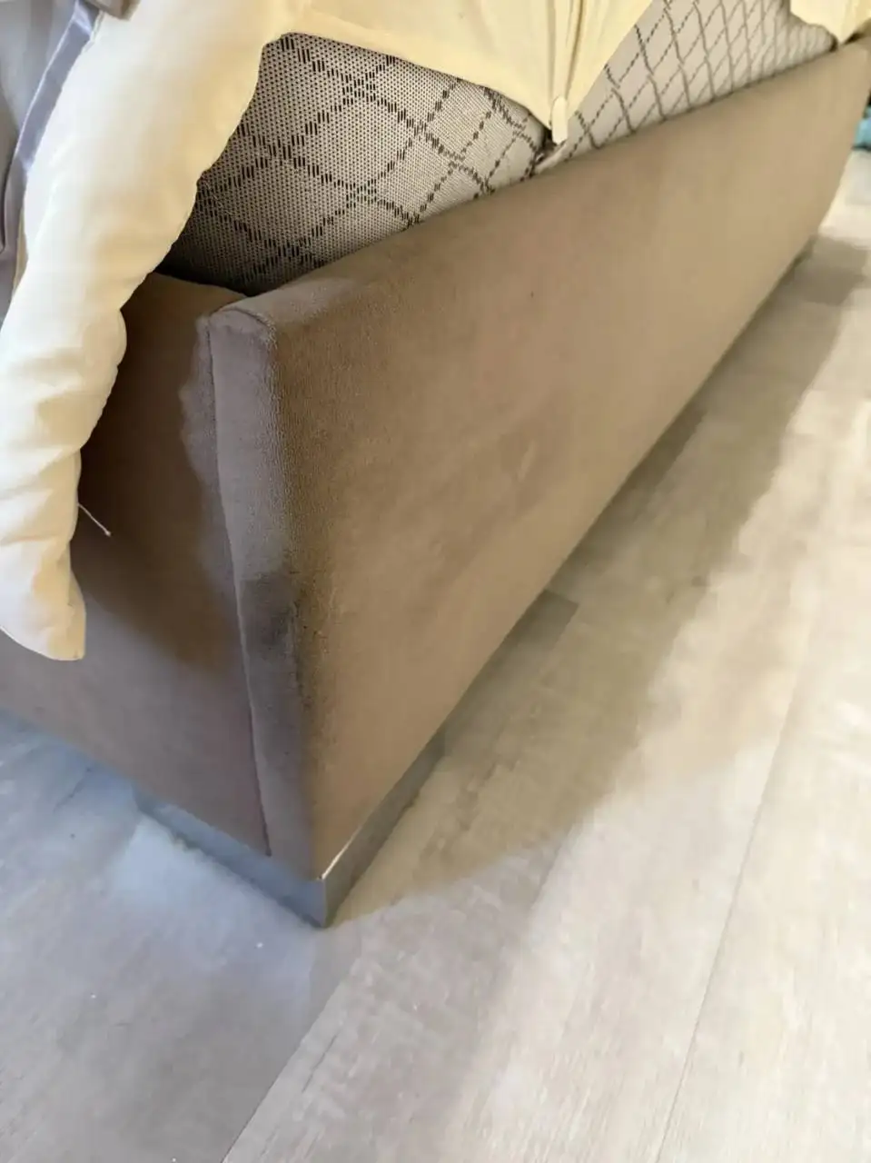 Продается двуспальная кровать 160x200 с матрасом - Мебель (Для дома и дачи) в Котельники