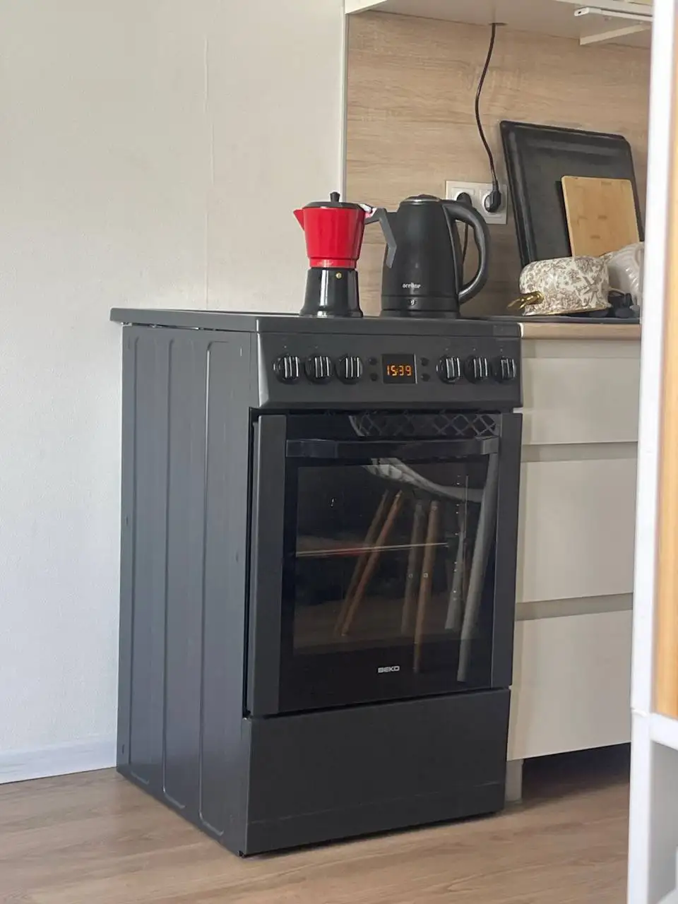 Электрическая плита BEKO в рабочем состоянии - Встраиваемая техника (Электроника) в Неизвестно