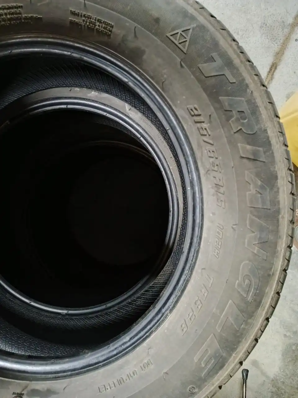 Продам летние шины комплект 215/65 R16 б/у один сезон