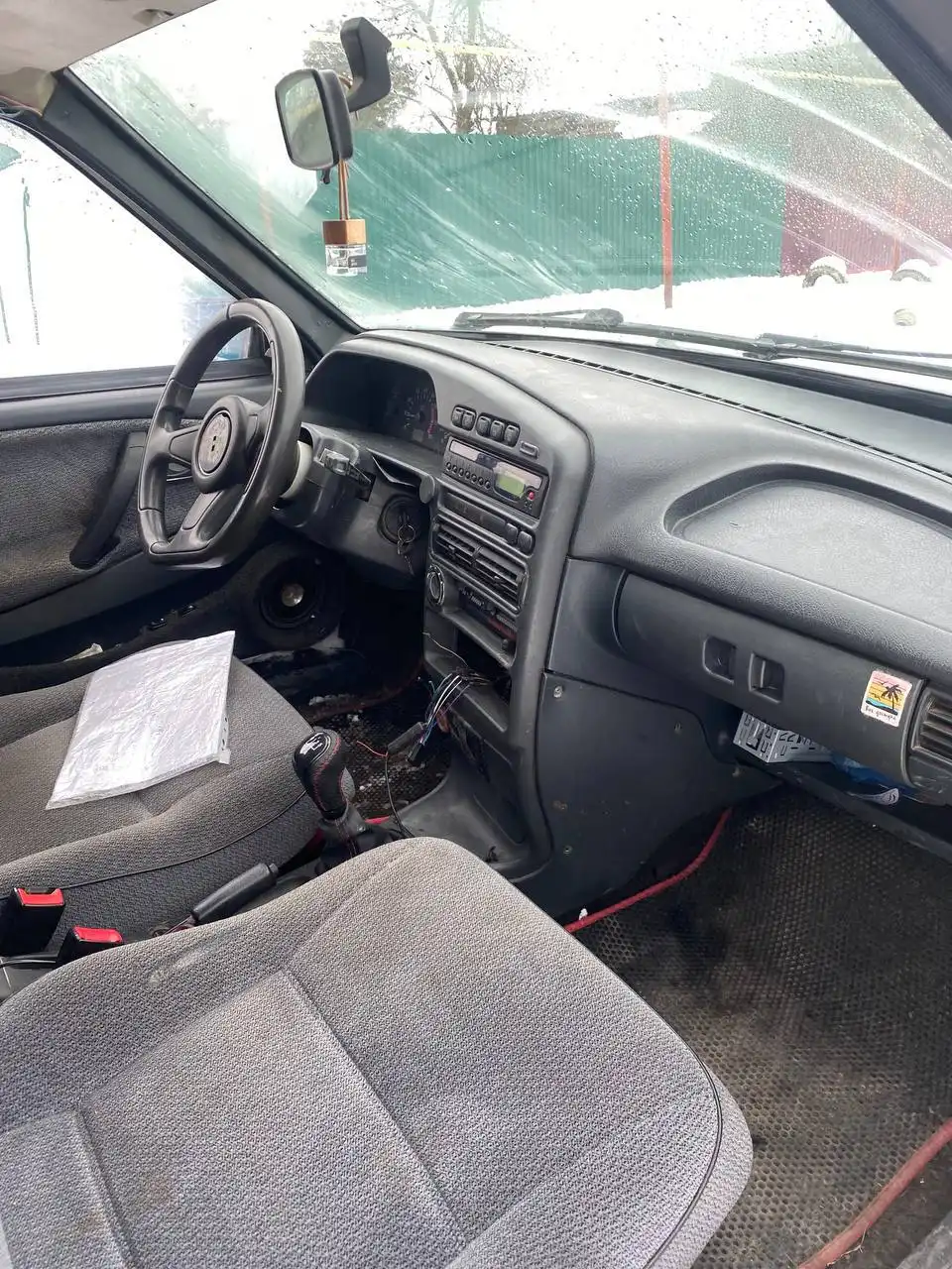 Автомобиль 2006 года