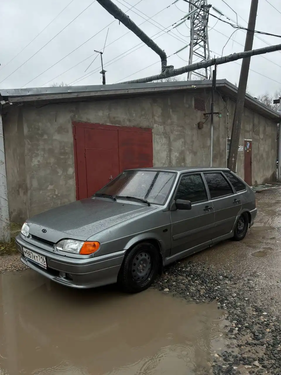 Продажа автомобиля 2012 года в комплектации люкс